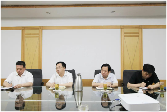 淄博市法院党组书记、院长梁久军来今年会集团调研